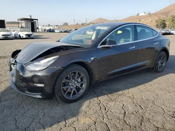 5YJ3E1EA2JF089451 2018 TESLA MODEL 3 - Image 1