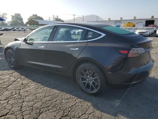 5YJ3E1EA2JF089451 2018 TESLA MODEL 3 - Image 2