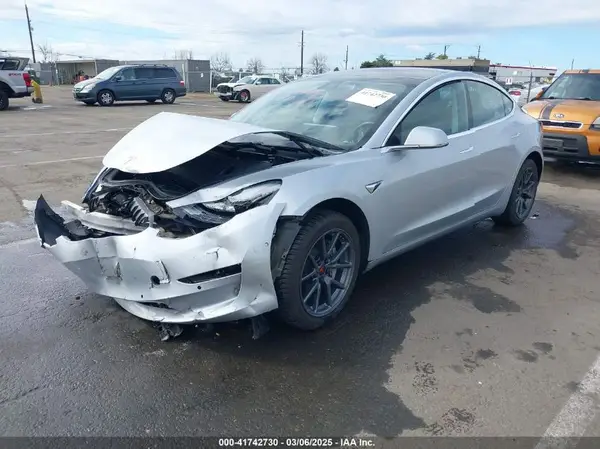 5YJ3E1EA2JF095329 2018 TESLA MODEL 3 - Image 2