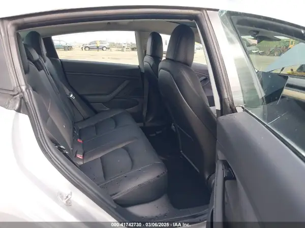 5YJ3E1EA2JF095329 2018 TESLA MODEL 3 - Image 8