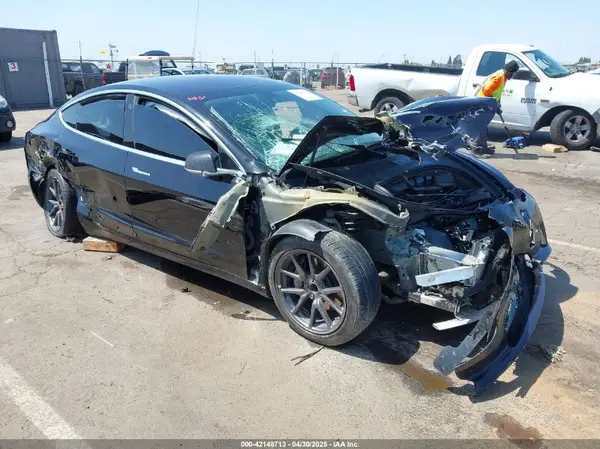 5YJ3E1EA2JF095525 2018 TESLA MODEL 3 - Image 1
