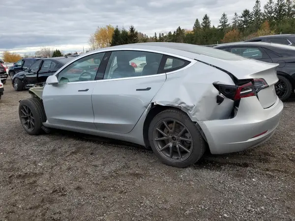 5YJ3E1EA2JF095735 2018 TESLA MODEL 3 - Image 2