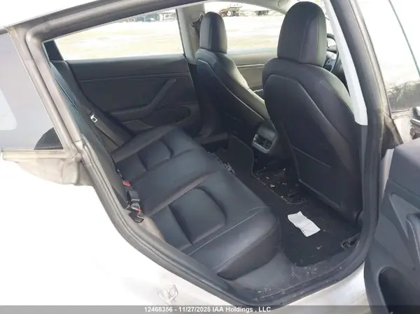 5YJ3E1EA2JF105552 2018 TESLA MODEL 3 - Image 8