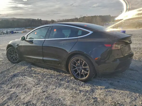 5YJ3E1EA2JF109021 2018 TESLA MODEL 3 - Image 2
