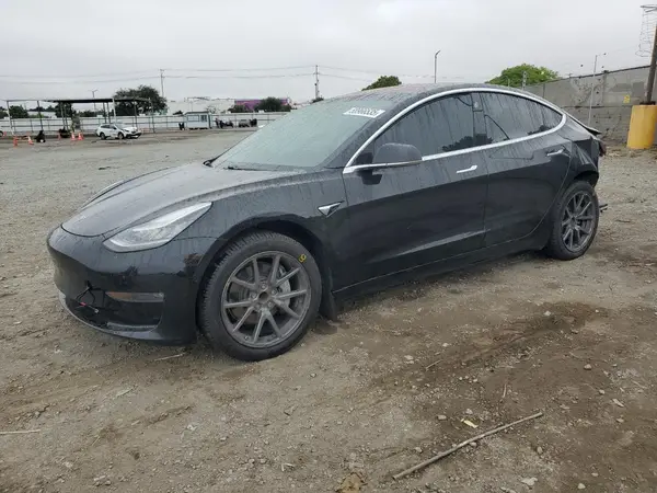 5YJ3E1EA2JF123324 2018 TESLA MODEL 3 - Image 1