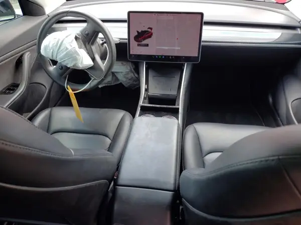 5YJ3E1EA2JF153987 2018 TESLA MODEL 3 - Image 8