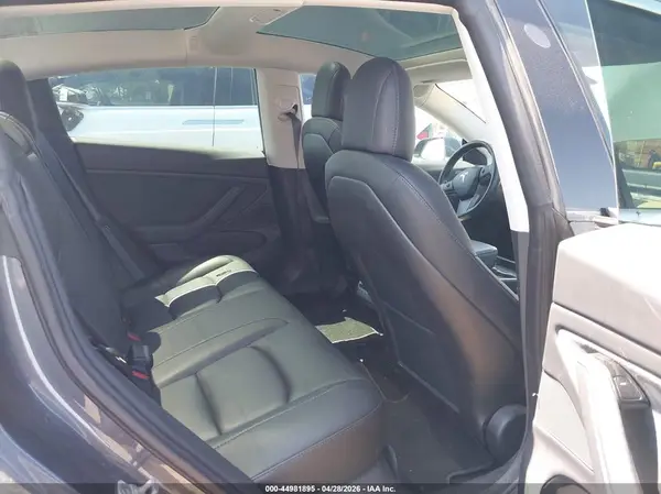 5YJ3E1EA2JF158154 2018 TESLA MODEL 3 - Image 8