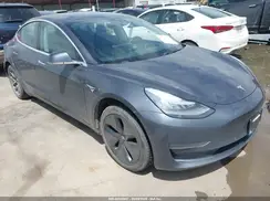 5YJ3E1EA2JF158221 2018 TESLA MODEL 3