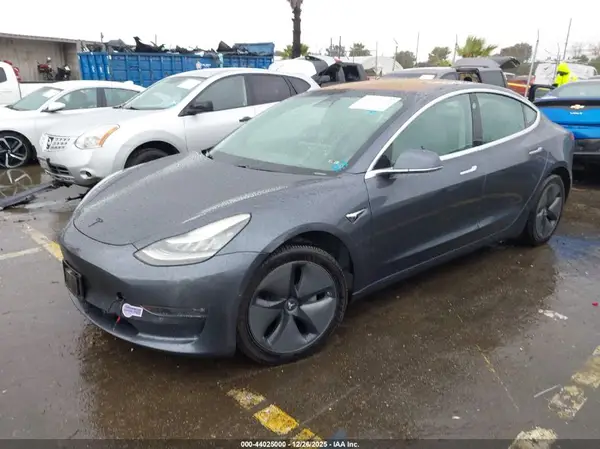 5YJ3E1EA2JF158963 2018 TESLA MODEL 3 - Image 2