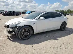 5YJ3E1EA2JF161992 2018 TESLA MODEL 3