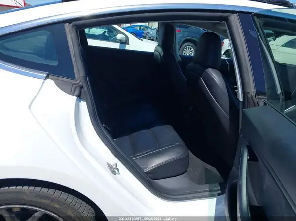 5YJ3E1EA2JF162186 2018 TESLA MODEL 3 - Image 8