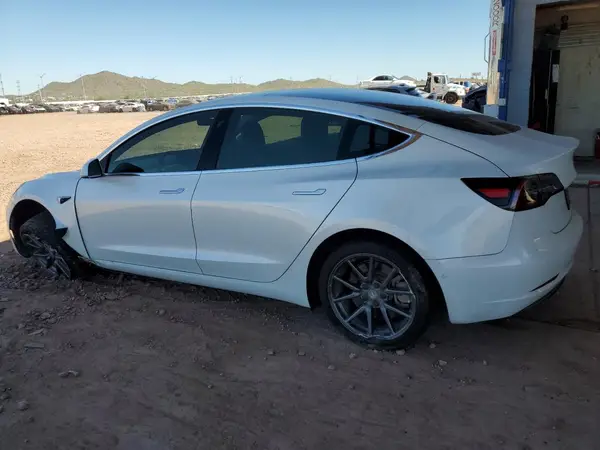 5YJ3E1EA2JF162611 2018 TESLA MODEL 3 - Image 2