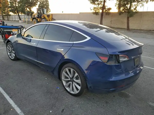 5YJ3E1EA2JF164410 2018 TESLA MODEL 3 - Image 2
