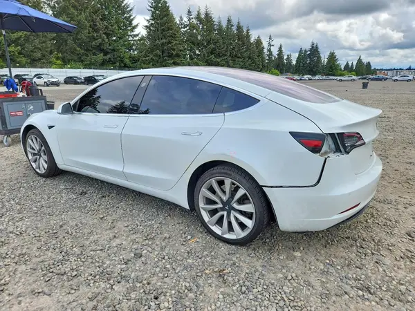 5YJ3E1EA2JF164584 2018 TESLA MODEL 3 - Image 2