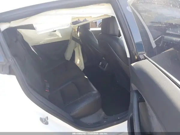 5YJ3E1EA2JF164682 2018 TESLA MODEL 3 - Image 8