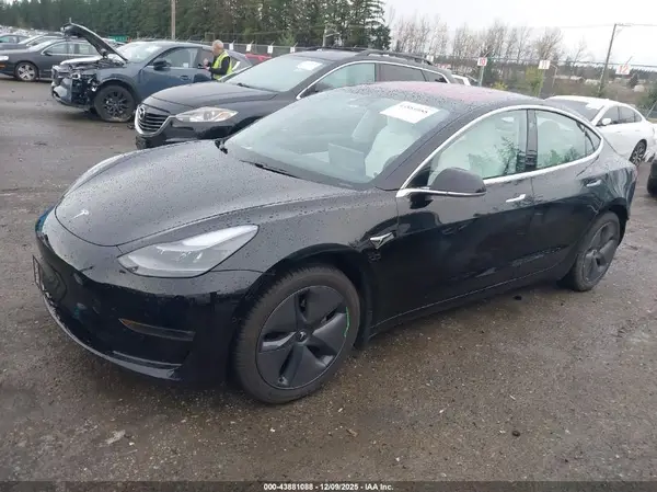 5YJ3E1EA2JF166402 2018 TESLA MODEL 3 - Image 2