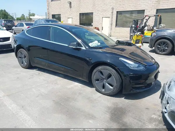 5YJ3E1EA2JF171597 2018 TESLA MODEL 3 - Image 1