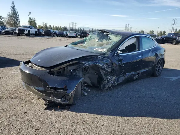 5YJ3E1EA2JF172233 2018 TESLA MODEL 3 - Image 1