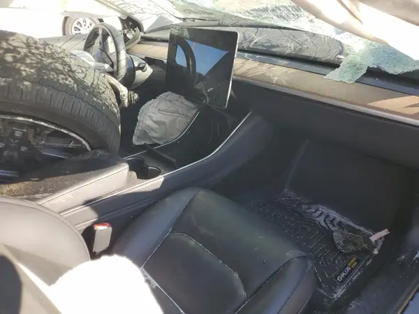 5YJ3E1EA2JF172233 2018 TESLA MODEL 3 - Image 8