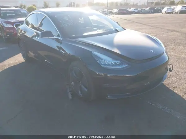 5YJ3E1EA2JF172426 2018 TESLA MODEL 3 - Image 1