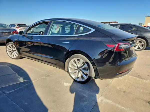 5YJ3E1EA2JF176427 2018 TESLA MODEL 3 - Image 2