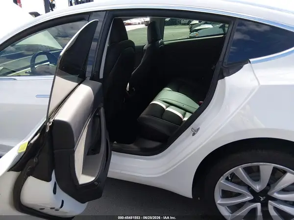5YJ3E1EA2KF301489 2019 TESLA MODEL 3 - Image 8