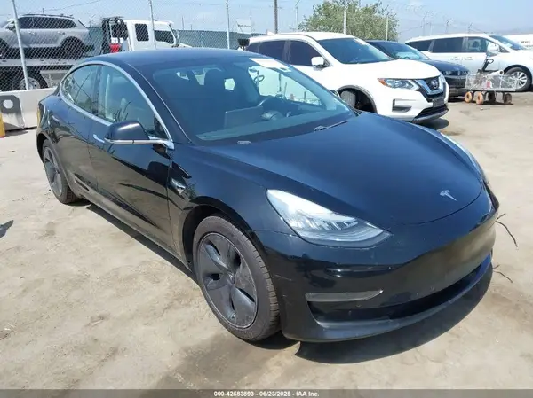5YJ3E1EA2KF305378 2019 TESLA MODEL 3 - Image 1