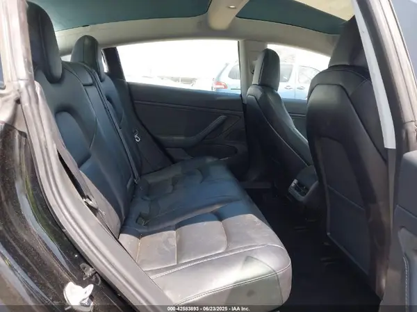 5YJ3E1EA2KF305378 2019 TESLA MODEL 3 - Image 8