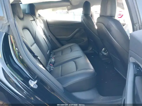 5YJ3E1EA2KF305543 2019 TESLA MODEL 3 - Image 8