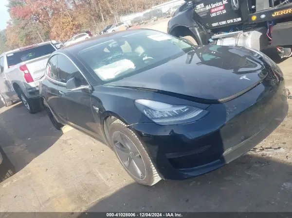 5YJ3E1EA2KF305722 2019 TESLA MODEL 3 - Image 1