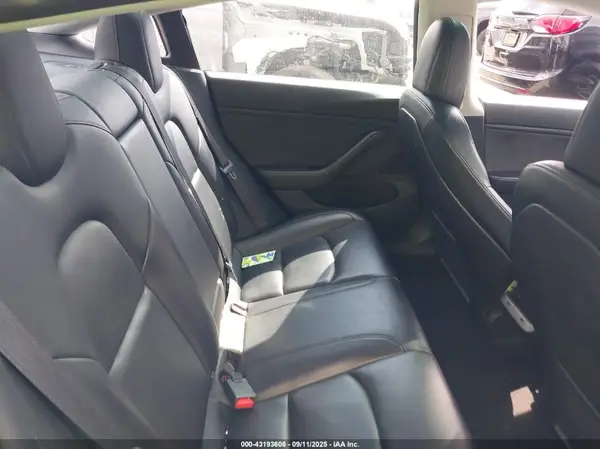 5YJ3E1EA2KF306028 2019 TESLA MODEL 3 - Image 8