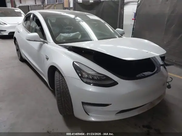 5YJ3E1EA2KF317529 2019 TESLA MODEL 3 - Image 1