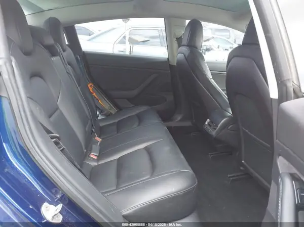 5YJ3E1EA2KF326103 2019 TESLA MODEL 3 - Image 8