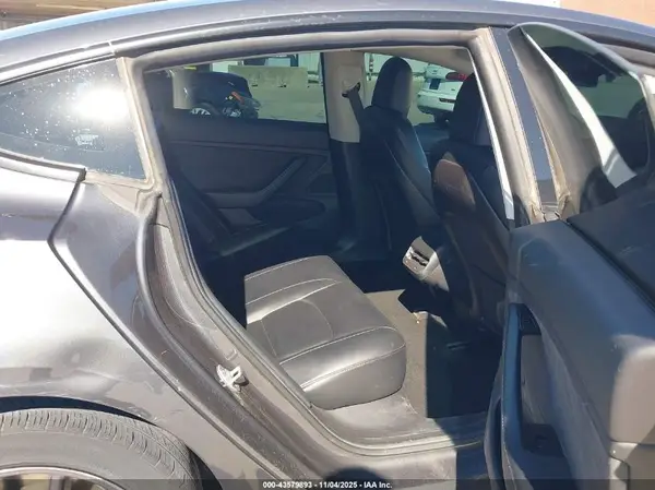 5YJ3E1EA2KF331303 2019 TESLA MODEL 3 - Image 8