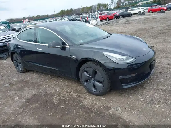 5YJ3E1EA2KF395549 2019 TESLA MODEL 3 - Image 1
