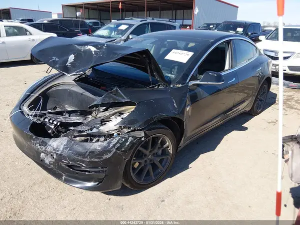5YJ3E1EA2KF399293 2019 TESLA MODEL 3 - Image 2