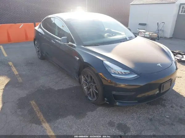 5YJ3E1EA2KF400068 2019 TESLA MODEL 3 - Image 1