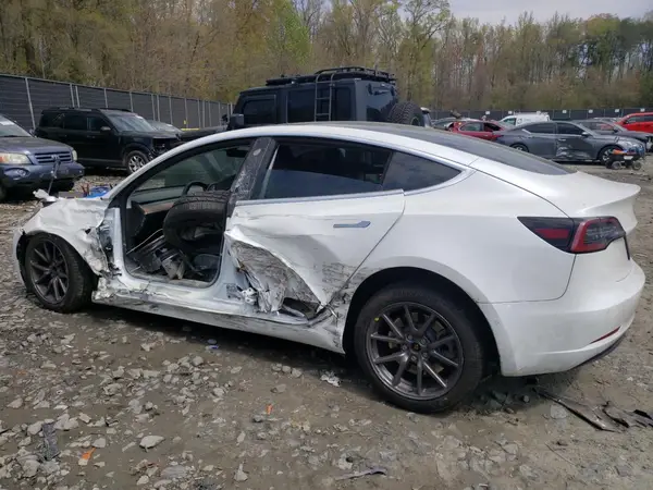 5YJ3E1EA2KF401592 2019 TESLA MODEL 3 - Image 2