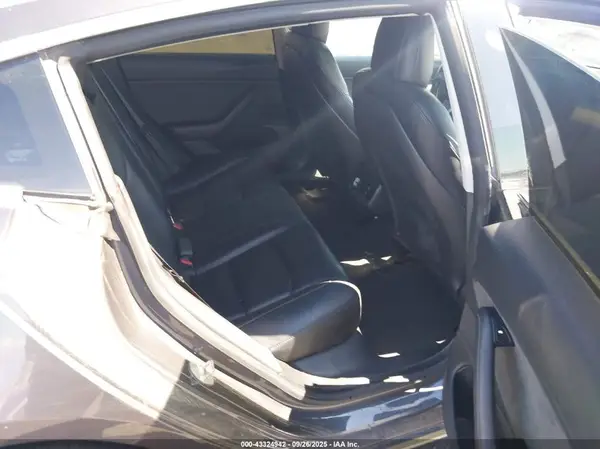 5YJ3E1EA2KF411278 2019 TESLA MODEL 3 - Image 8
