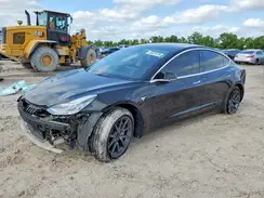 5YJ3E1EA2KF422457 2019 TESLA MODEL 3