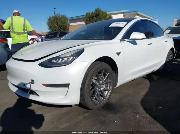 5YJ3E1EA2KF424757 2019 TESLA MODEL 3 - Image 2