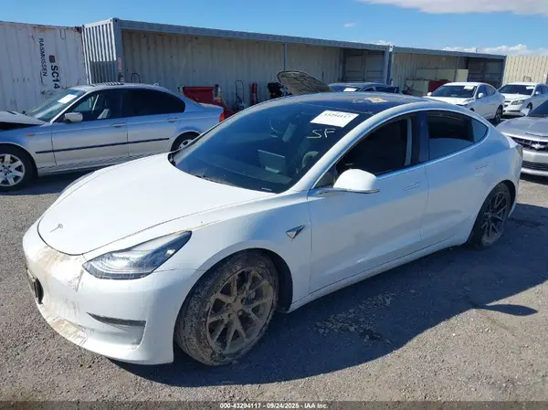 5YJ3E1EA2KF425102 2019 TESLA MODEL 3 - Image 2