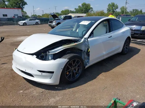 5YJ3E1EA2KF429392 2019 TESLA MODEL 3 - Image 2