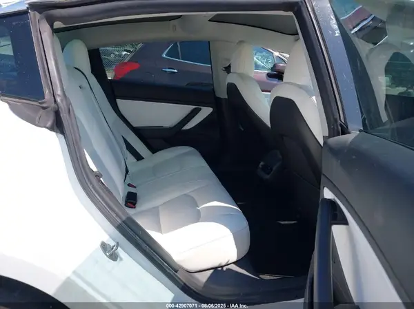 5YJ3E1EA2KF429392 2019 TESLA MODEL 3 - Image 8