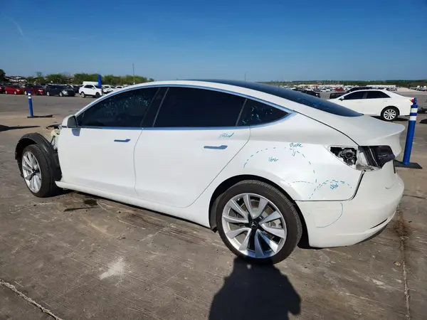 5YJ3E1EA2KF466426 2019 TESLA MODEL 3 - Image 2