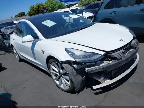 5YJ3E1EA2KF476518 2019 TESLA MODEL 3 - Image 1