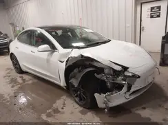 5YJ3E1EA2KF483002 2019 TESLA MODEL 3