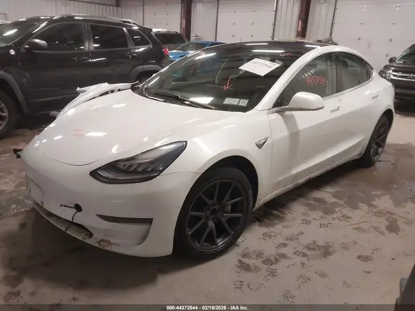 5YJ3E1EA2KF483002 2019 TESLA MODEL 3 - Image 2