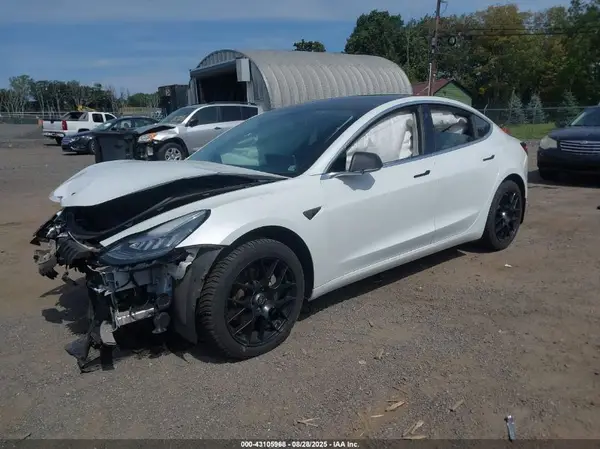 5YJ3E1EA2KF483369 2019 TESLA MODEL 3 - Image 2
