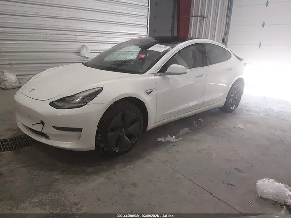5YJ3E1EA2KF486370 2019 TESLA MODEL 3 - Image 2